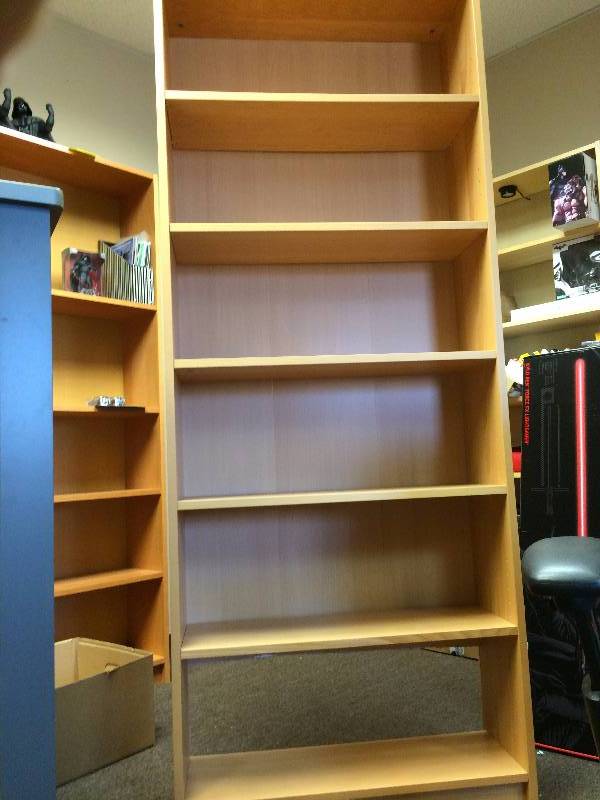 lot 15 image: Adjustable Tall Wooden Book Shelf