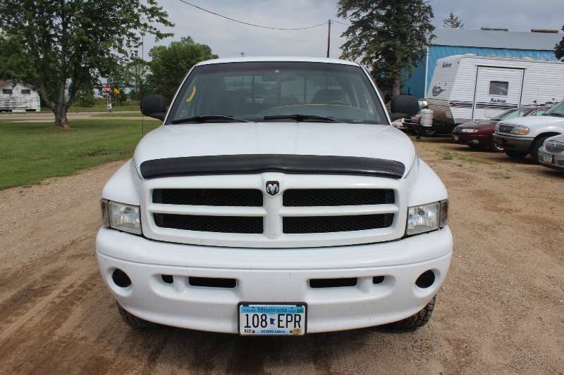 lot 962 image: 1999 Dodge Ram Extended Cab 4x4 - 142,321 Miles