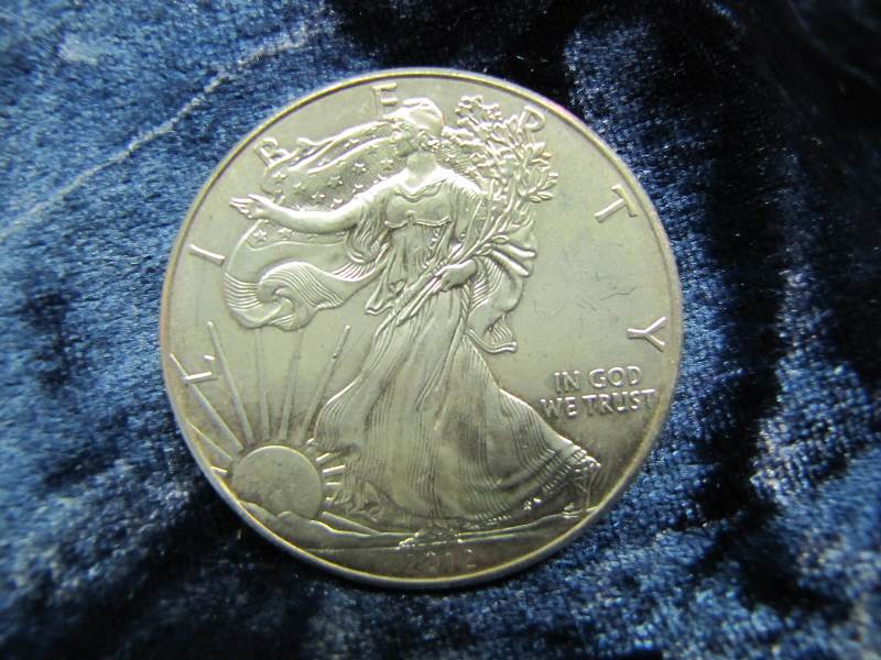 2012 AMERICAN SILVER EAGLE 1 TROY OZ. .999 FINE SILVER
