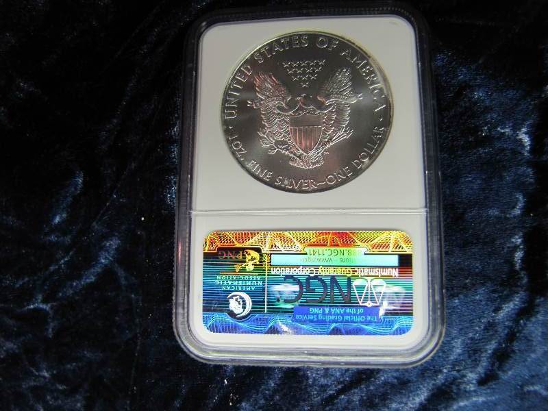 2010 S AMERICAN SILVER EAGLE 1 TROY OZ. .999 FINE SILVER IN AIR TIGHT HOLDER