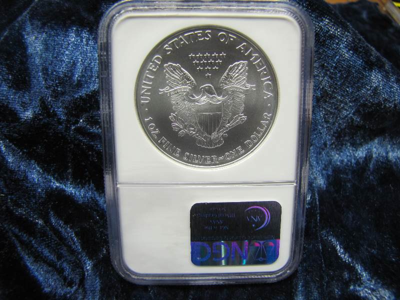 2004 S AMERICAN SILVER EAGLE 1 TROY OZ. .999 FINE SILVER IN AIR TIGHT HOLDER