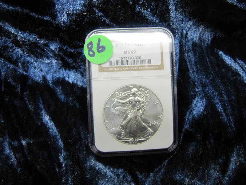 2001 S AMERICAN SILVER EAGLE 1 TROY OZ. .999 FINE SILVER IN AIR TIGHT HOLDER