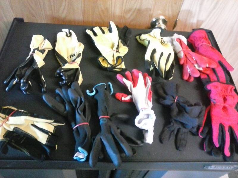 12 pairs of new gloves