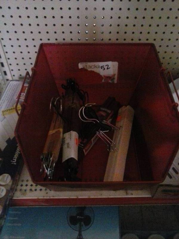 Stackable tote and hangers