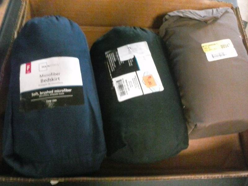 Full size - 2 fitted sheets and a bed skirt - new