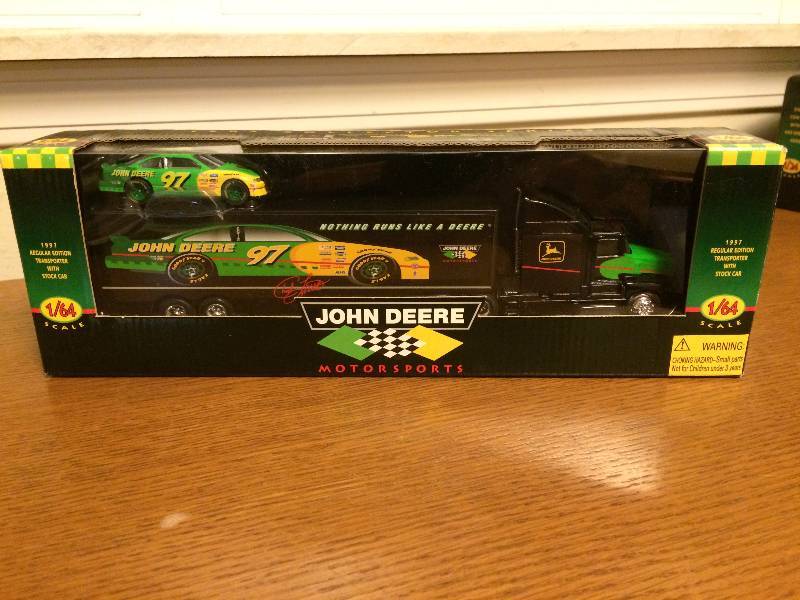 1997 John Deere Die Cast Hauler