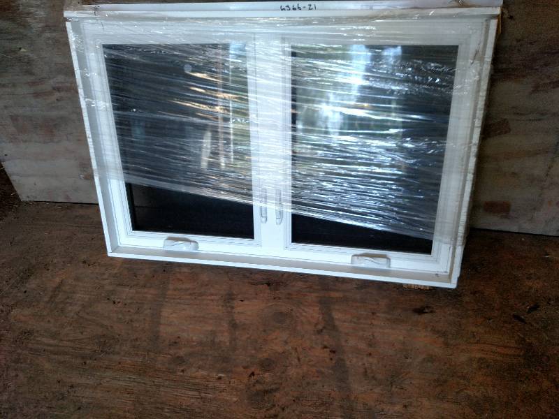 Vinyl Casement Window, Approx. 41.5...