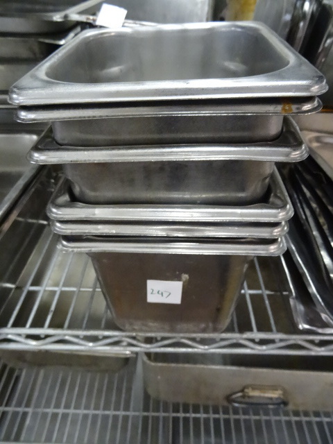 lot 247 image: 16 Size Pan 5 are 6 and 1 is 4