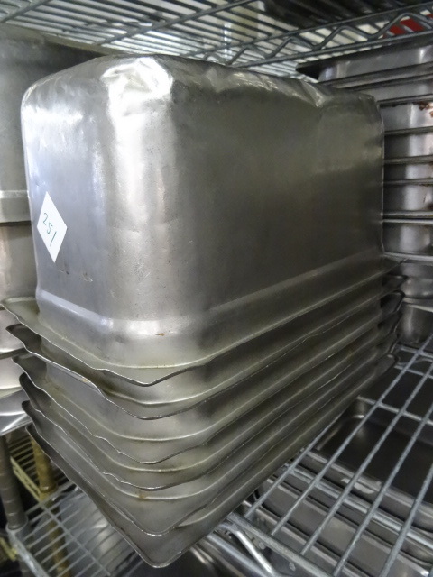 lot 251 image: 13 Size Pan 6 are 6