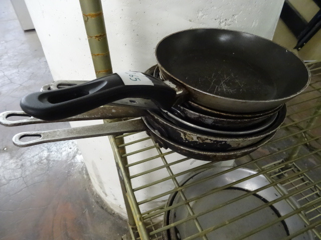 lot 265 image: 8 Sautee Pans