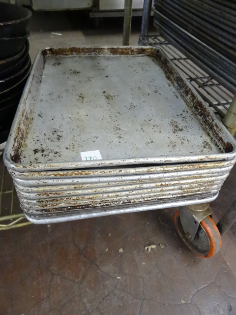 lot 270 image: 12 Size Baking Pans Qty 10