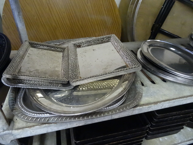 lot 283 image: Misc Trays