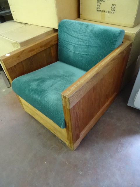 lot 308 image: Cushioned Wood Framed Chair