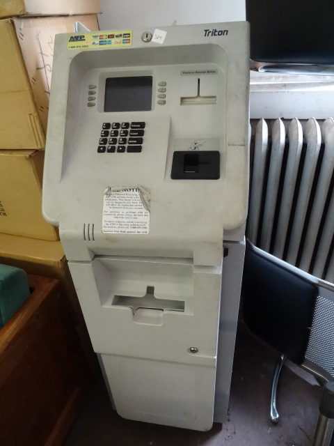 lot 309 image: Triton Cash Machine. Unlocked No Key.