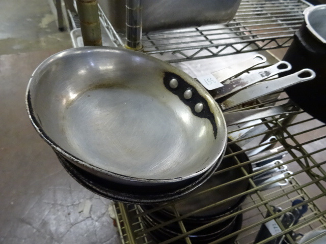 lot 351 image: 8 Sautee Pans