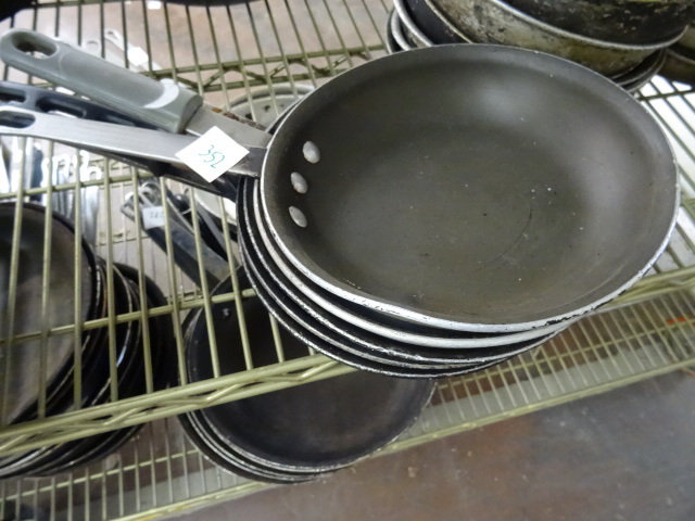 lot 352 image: 8 Sautee Pans