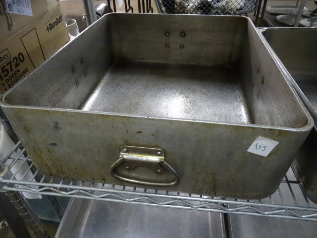 lot 355 image: Vollrath Heavy Duty Aluminum Pan