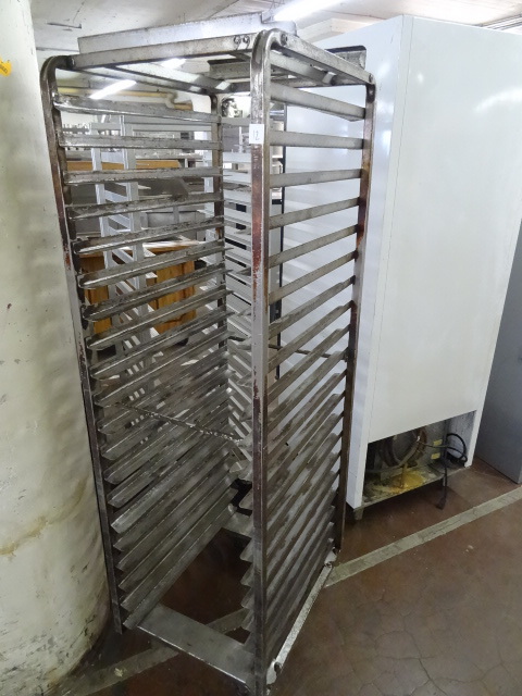 lot 12 image: Aluminum Bun Pan Rack