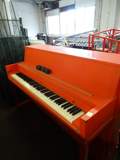 lot 17 image: Everett Piano Complete Sounds Good