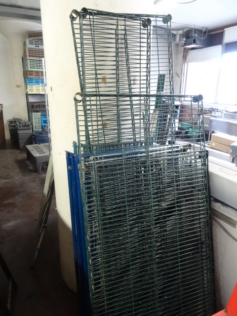 lot 18 image: Misc Wire Shelves and Poles
