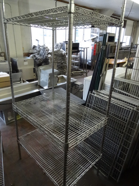 lot 19 image: 4 Tier Wire Shelf 36 X 24 X 75