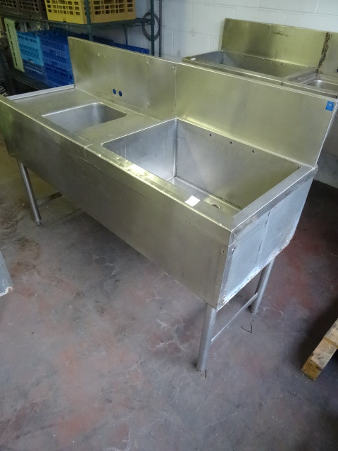 lot 29 image: Bar Sink With Ice Bin 54 X 19 X 38