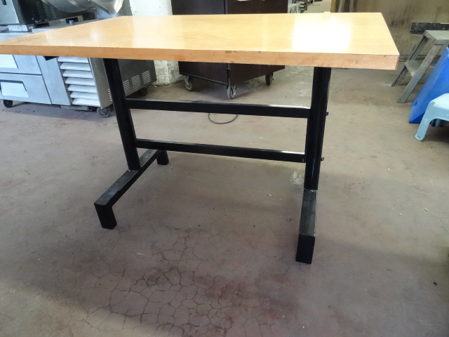 lot 46 image: Metal Table Base, Top Not Included.