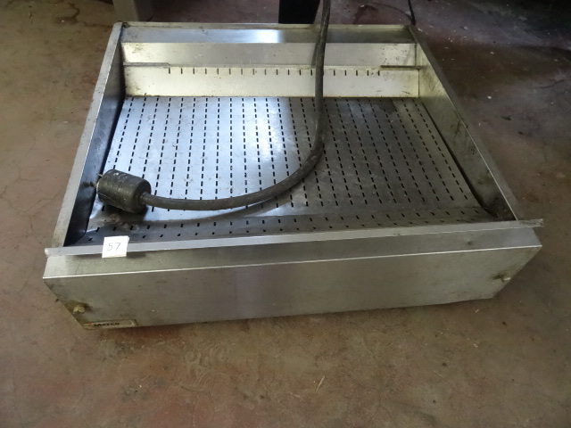 lot 57 image: Merco Electric Fry Warmer 240 Volt