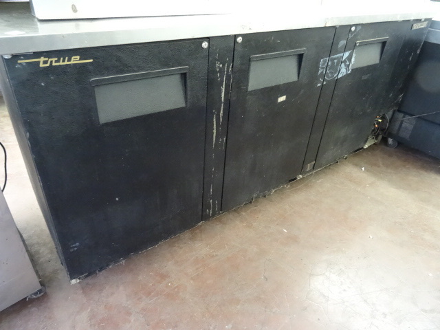 lot 66 image: True Double Sided Beer Cooler.