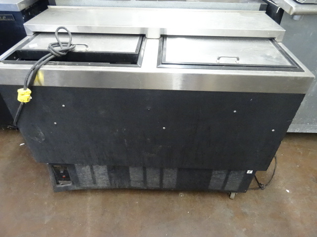 lot 68 image: Glass Tender Reach in Beer Cooler.