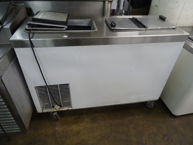 lot 88 image: 2 Whole Ice Cream Dipping Freezer