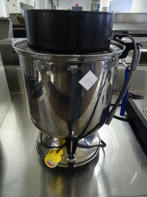 lot 111 image: Coffee Maker Missing Top Farberware