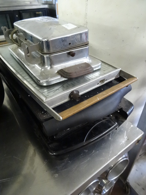 lot 114 image: 2 Griddles  1 Hot Plate,