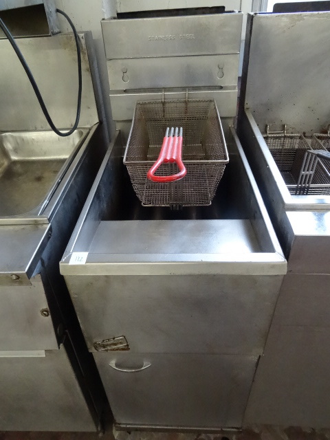 lot 122 image: Fitco Natural Gas Deep Fryer