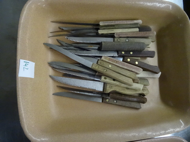 lot 142 image: Steak Knives in Bon Chef Containers