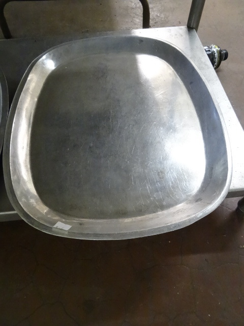 lot 146 image: 25 Aluminum Platter