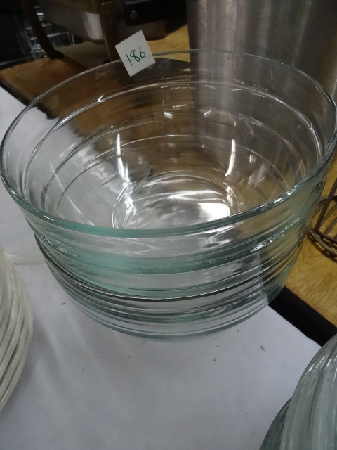 lot 186 image: 4 Glass Bowls