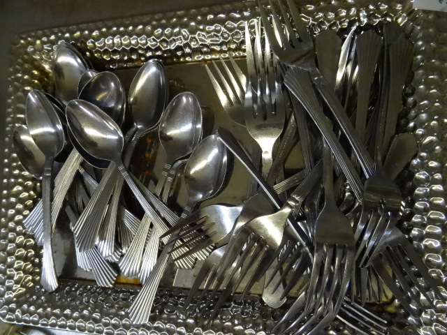 lot 195 image: Misc Silverware