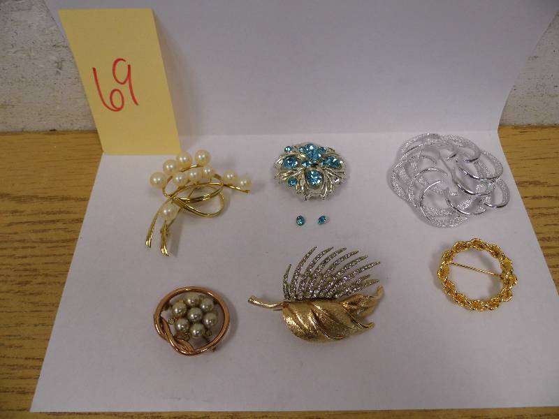 Brooches & Pins