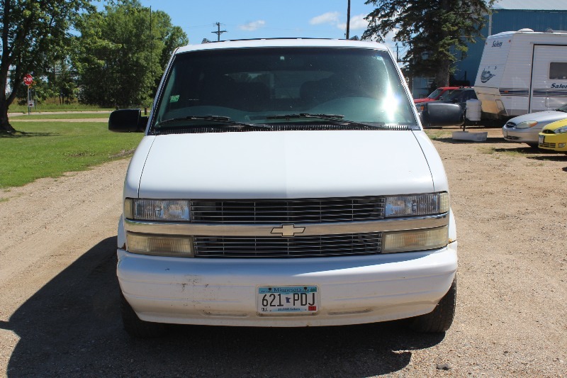 2000 Chevrolet Astro Van AWD