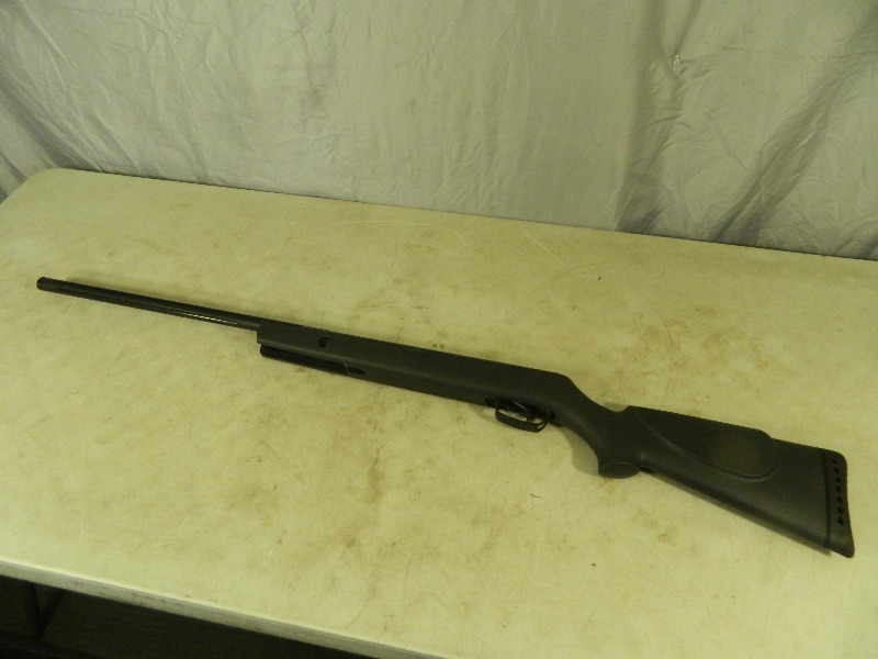 lot 11 image: Gamo Air Rifle
