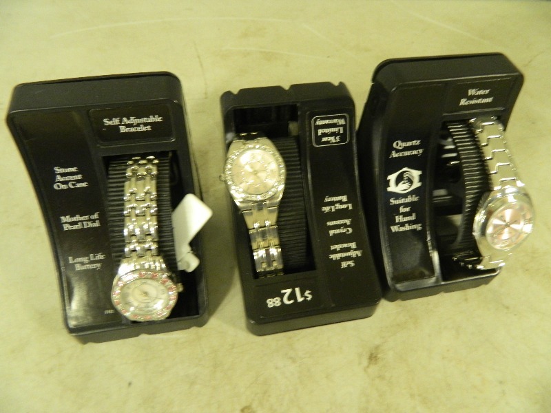 lot 40 image: 3 New Womens Watches