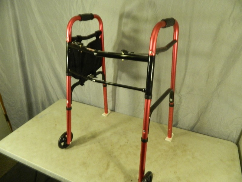 lot 65 image: Nice Aluminum Folding Walker