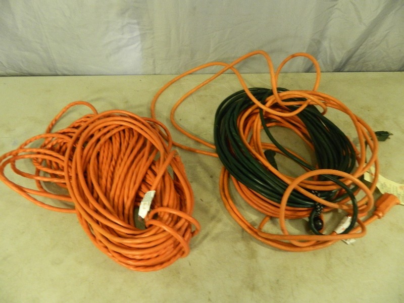 lot 71 image: 4 Extension Cords
