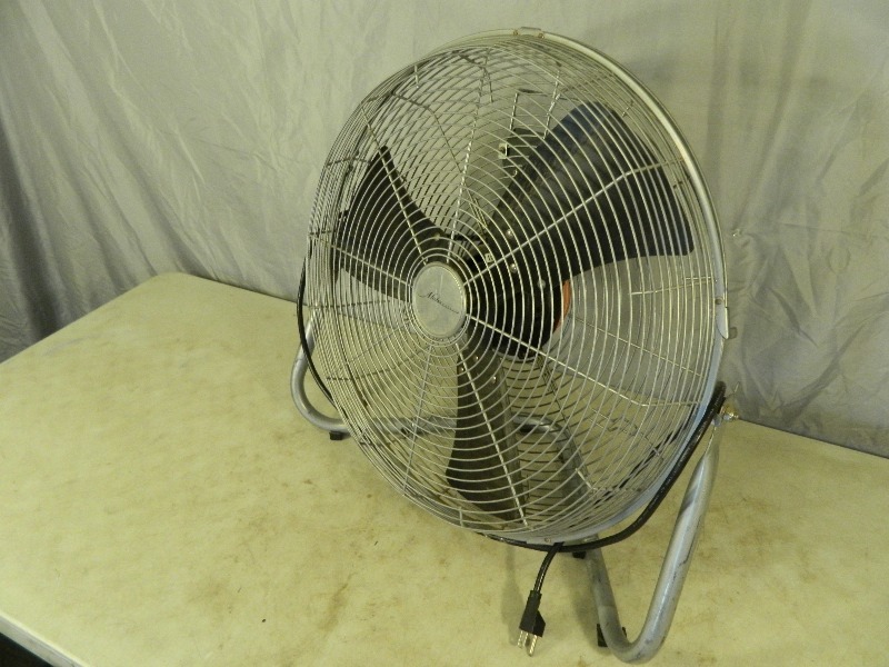 lot 98 image: 3 Speed Metal Fan