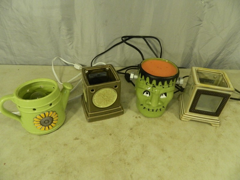 lot 105 image: Scentsy Pots