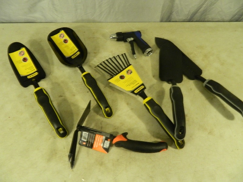 lot 109 image: New Lawn and Garden Tools