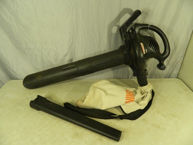 lot 111 image: Remington Blower  Vac