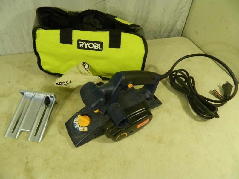 lot 118 image: Ryobi 3 Planer