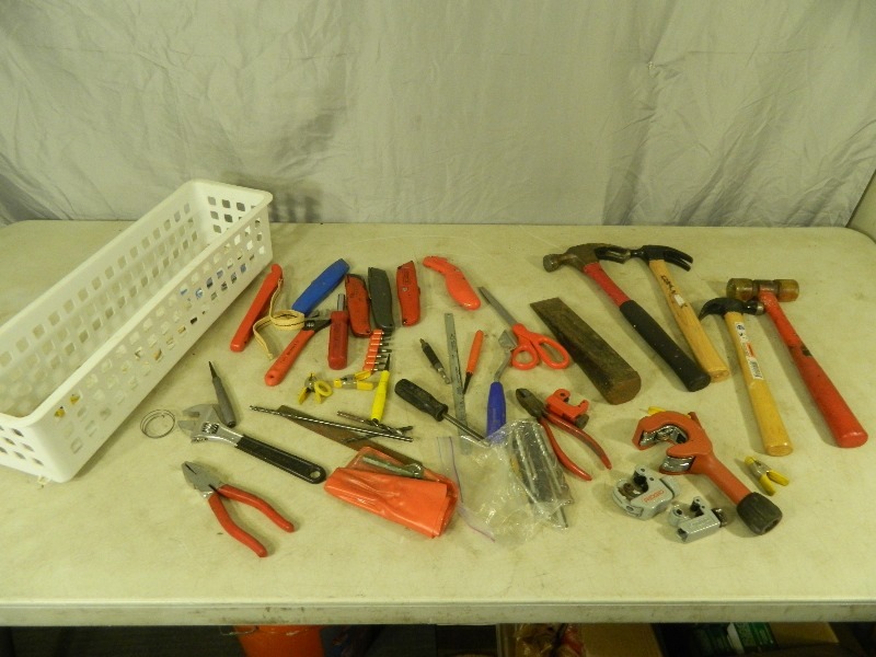 lot 119 image: Assorted Tools